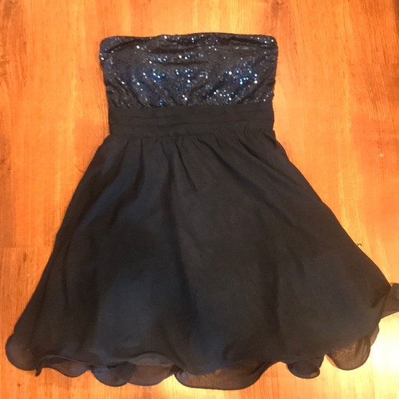 💫BUNDLE💫 TWO FORMAL DRESSES SIZE 11 - Picture 2 of 7